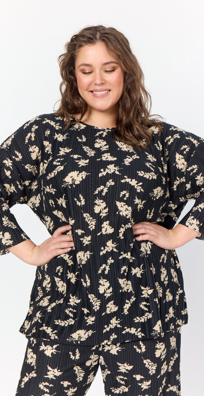 plisseret bluse i print sand