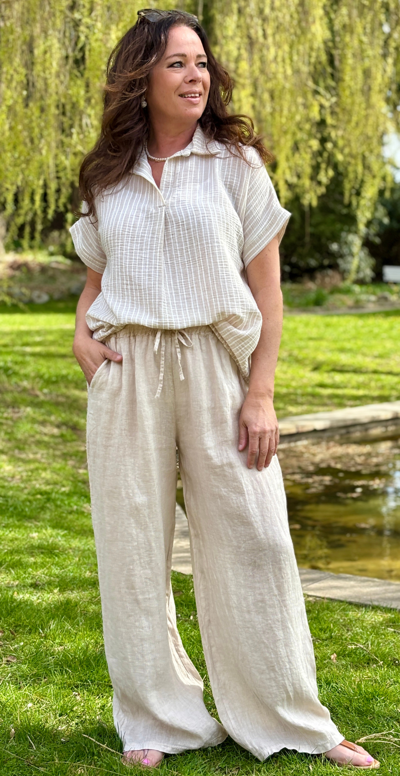 Serine bluse med striber og skjortekrave beige LikeLondon