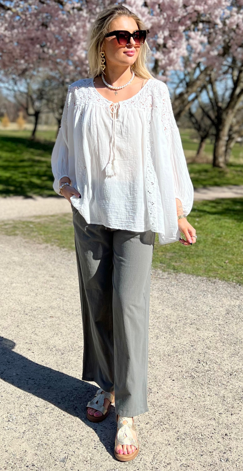 Macha bluse med blonde- og pailletmønster hvid LikeLondon