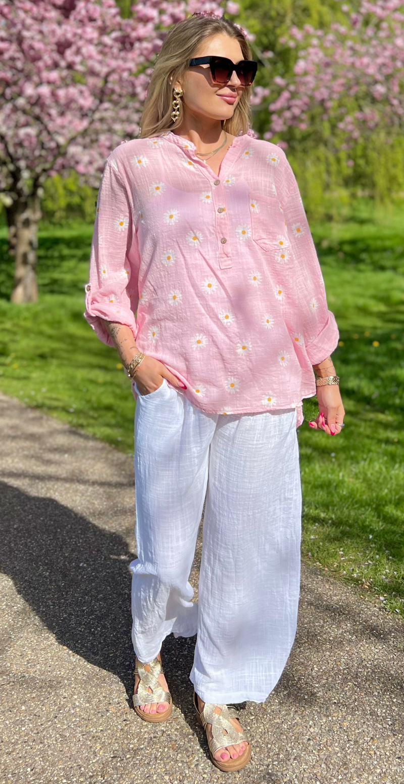 Kady bluse med knapper og marguerit blomst rosa LikeLondon