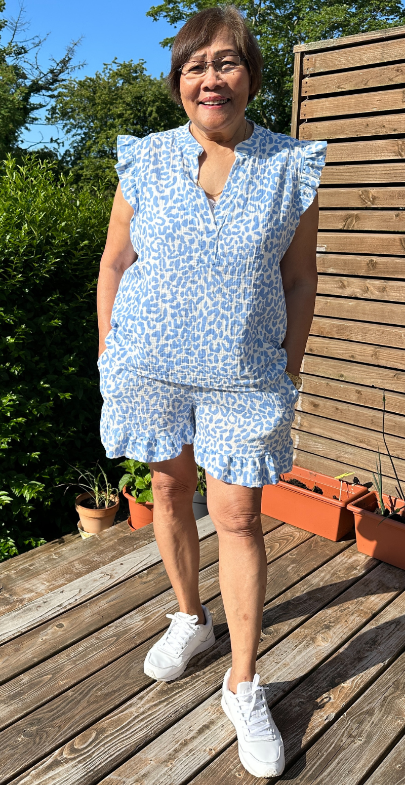 Cheri bluse med leopard print og peplum blå LikeLondon by Christina