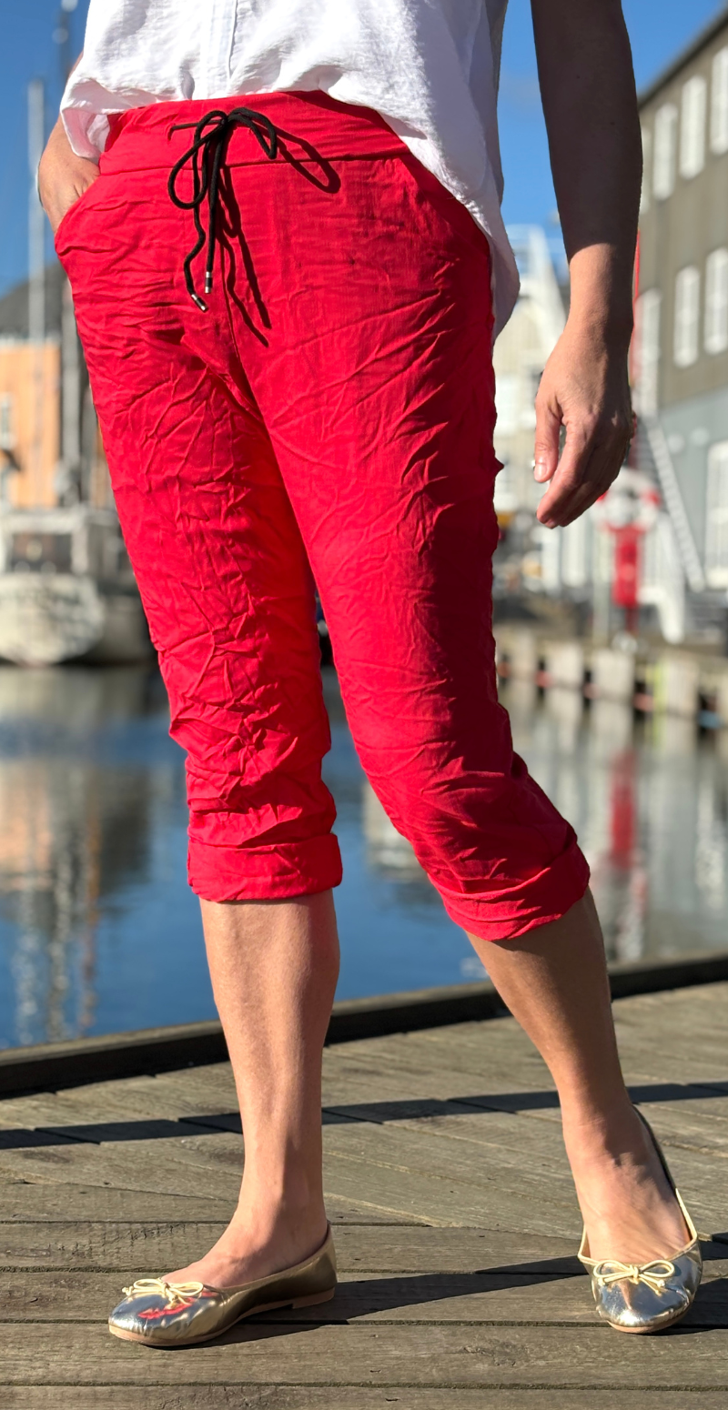 Nora capri buks rød LikeLondon