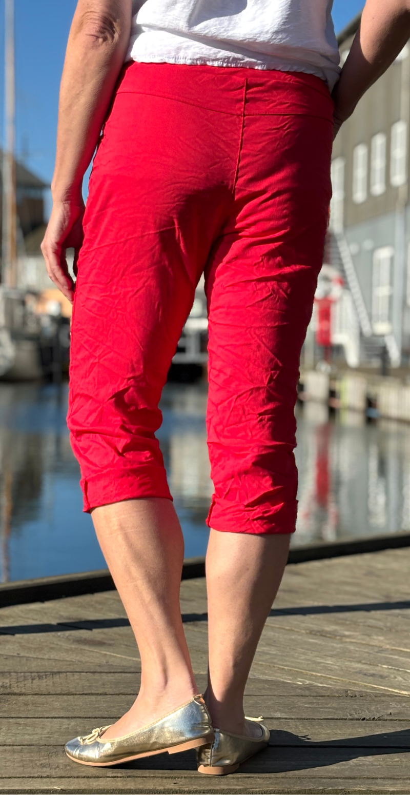 Nora capri buks rød LikeLondon