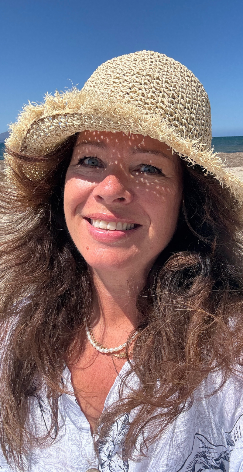 Hat i bast med frynser beige LikeLondon