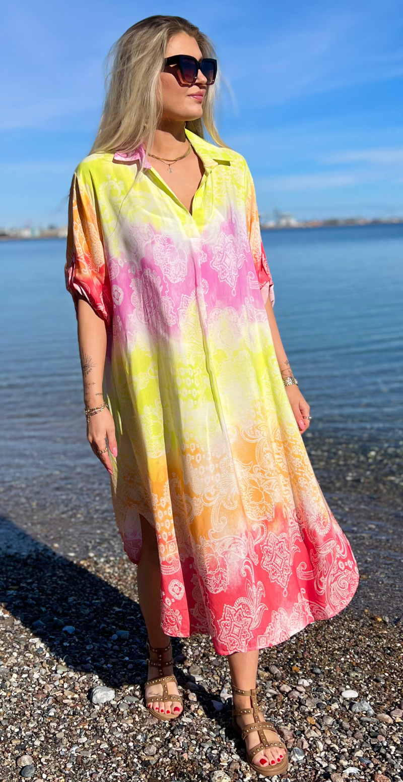 Tessa kjole med paisley fuxia LikeLondon