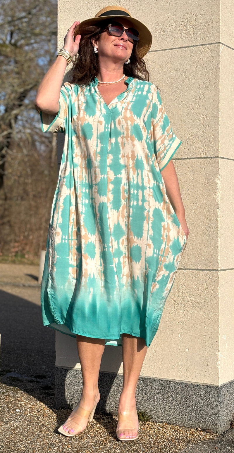 Melia kjole med batikmønster rosa LikeLondon