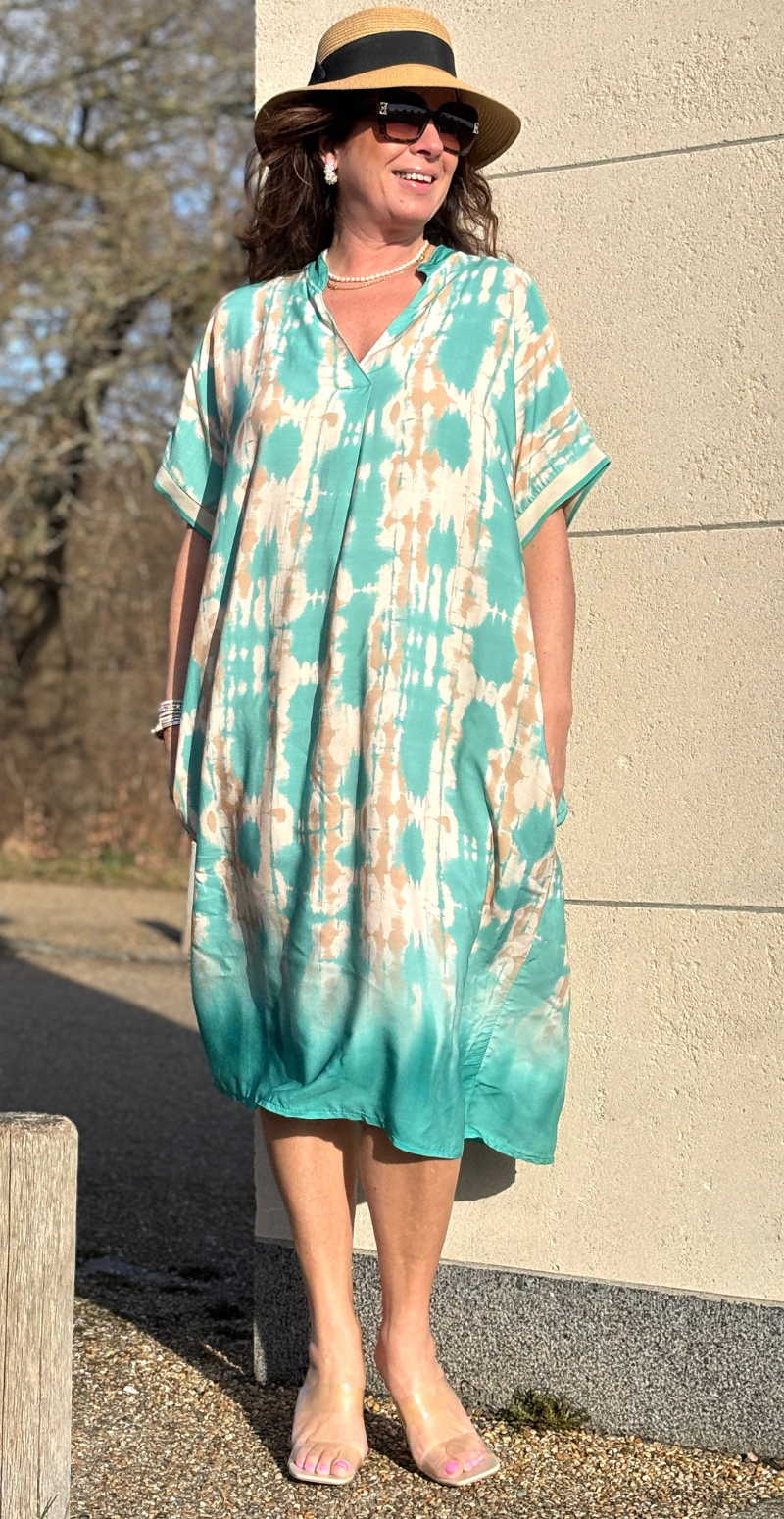 Melia kjole med batikmønster rosa LikeLondon