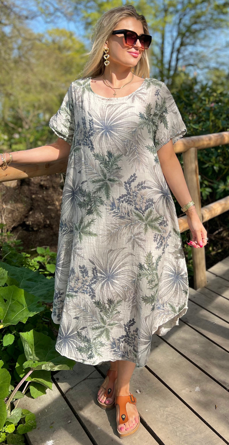 Babette kjole vidde og motiv af blade beige LikeLondon