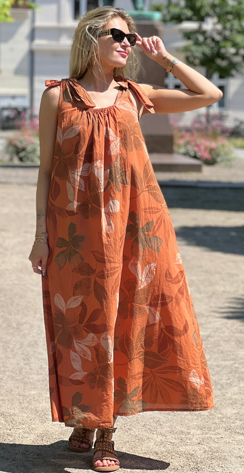 Magda kjole med sløjfestropper og blomster rust LikeLondon