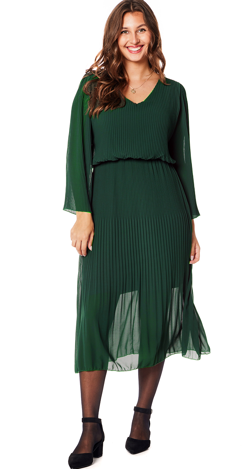 🎁New Jersey har gjort det igen 🎁 Mangler du kjolen 🫶til jul, nytår eller  bare til selvforkæelse? Så se lige disse smukke kjoler og så er det den  gode ballon model😍 De, image size:800x1550