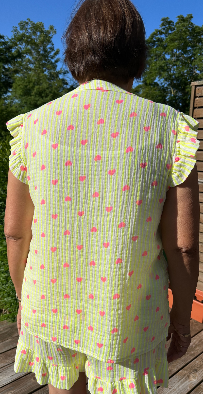 Cheri shorts med hjerter og peplum gul LikeLondon by Christina