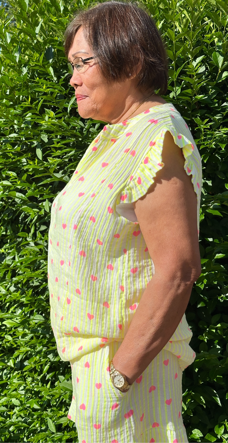Cheri shorts med hjerter og peplum gul LikeLondon by Christina