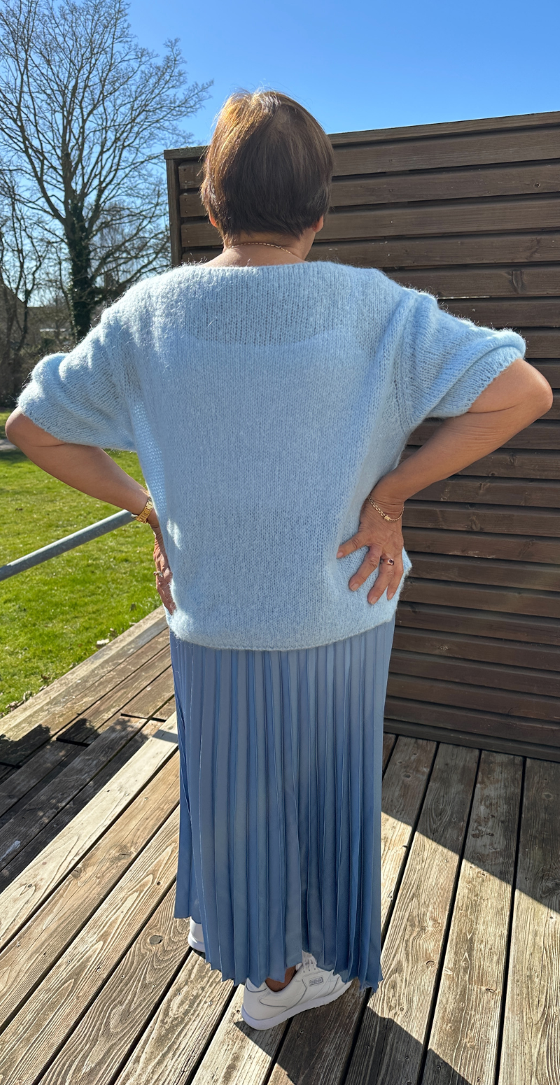 Cirkeline mohair-strik med rund hals lysblå LikeLondon By Christina