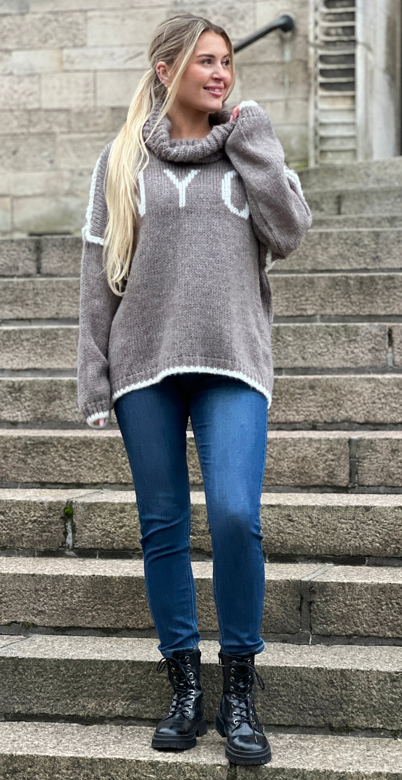 Brenda uld strik med rullekrave fango LikeLondon