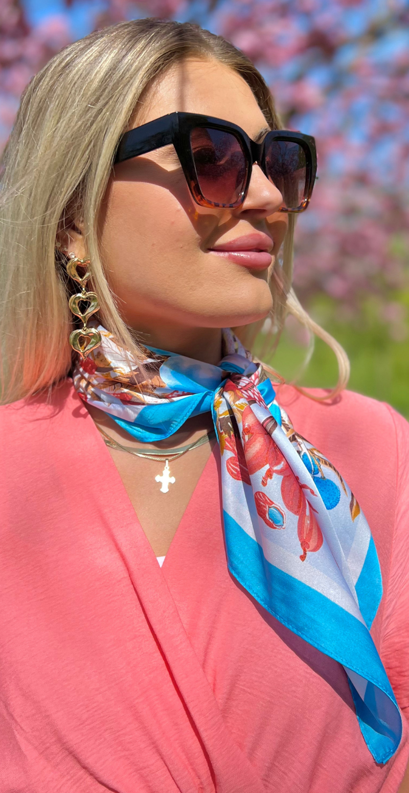 Tørklæde med blade og kornblomster blå LikeLondon