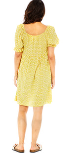 Vigga kort kjole med små blomster og elastik ærmer gul Likelondon