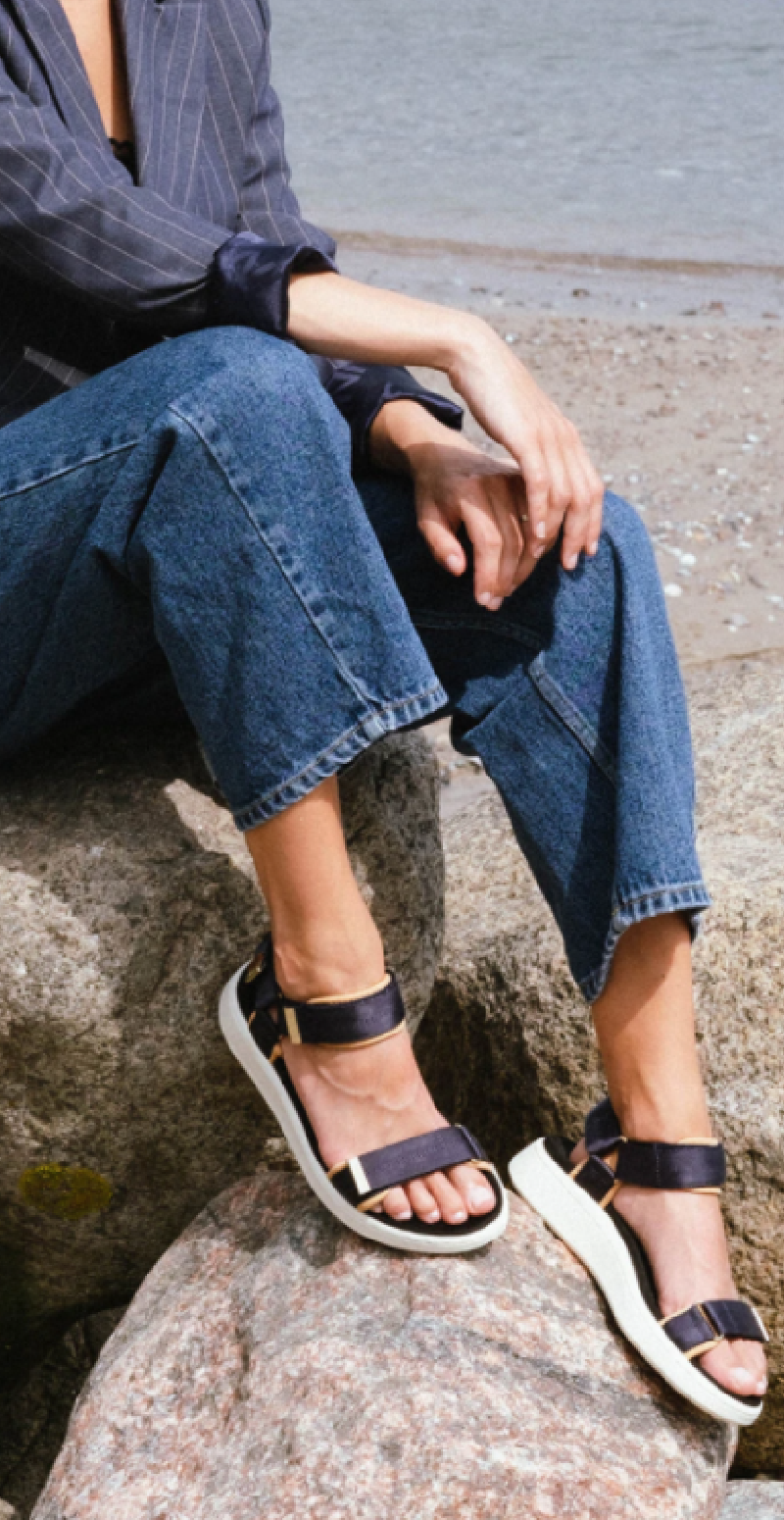 Sandal med velcro i navy