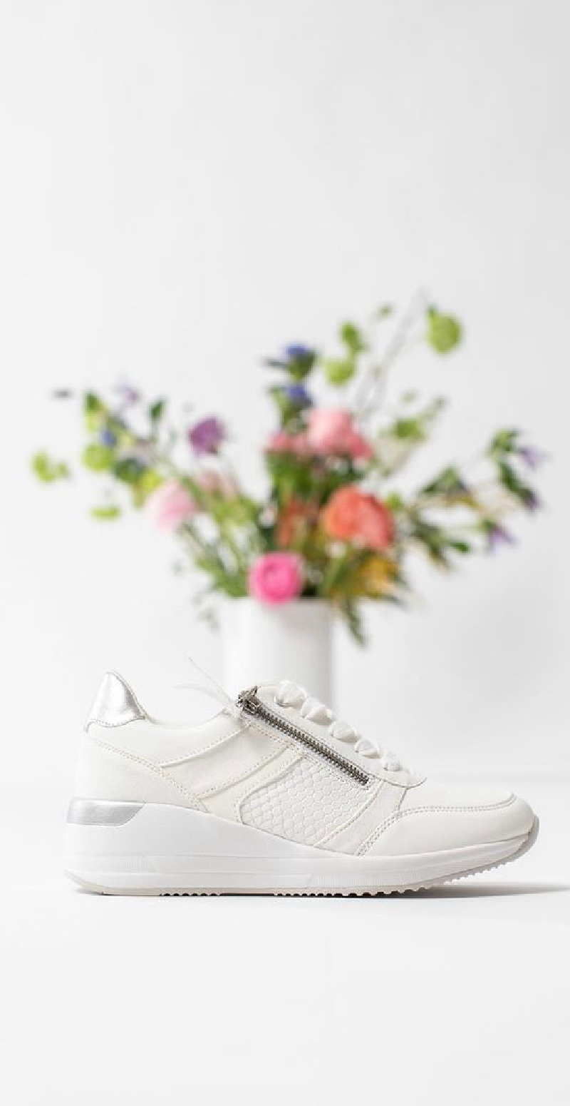 Sneakers lille kilehæl hvid sølv – LikeLondon.com