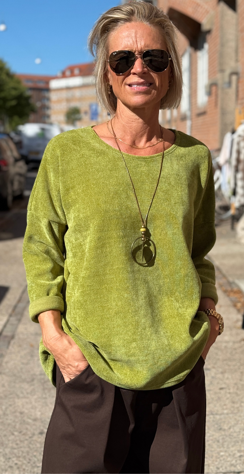 Maren bluse i velour og halskæde lime LikeLondon
