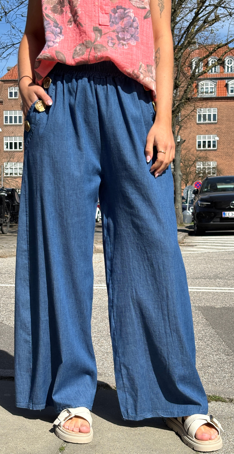 Manja denimbukser med pynteknapper og lommer denim LikeLondon
