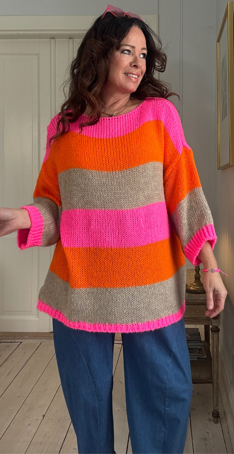 Manon strik med brede striber fuxia LikeLondon