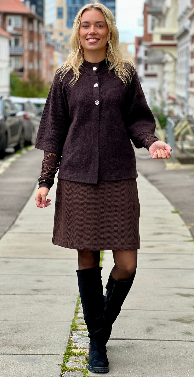 Otaja cardigan med knapper fortil og korte ærmer java melange b.young