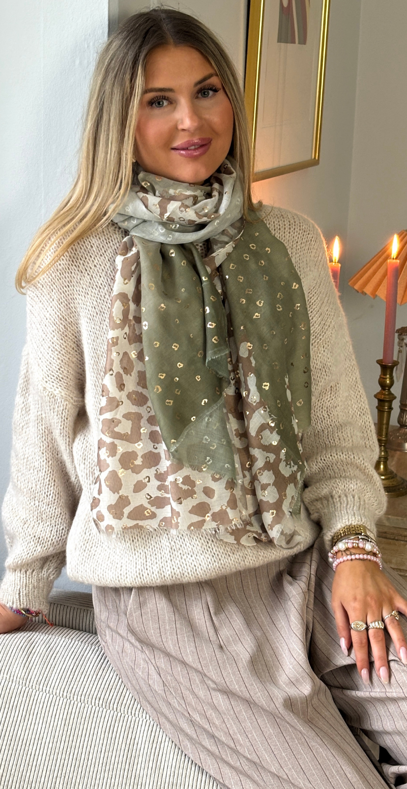 Tørklæde med leopardmønster og gulddetaljer khaki LikeLondon