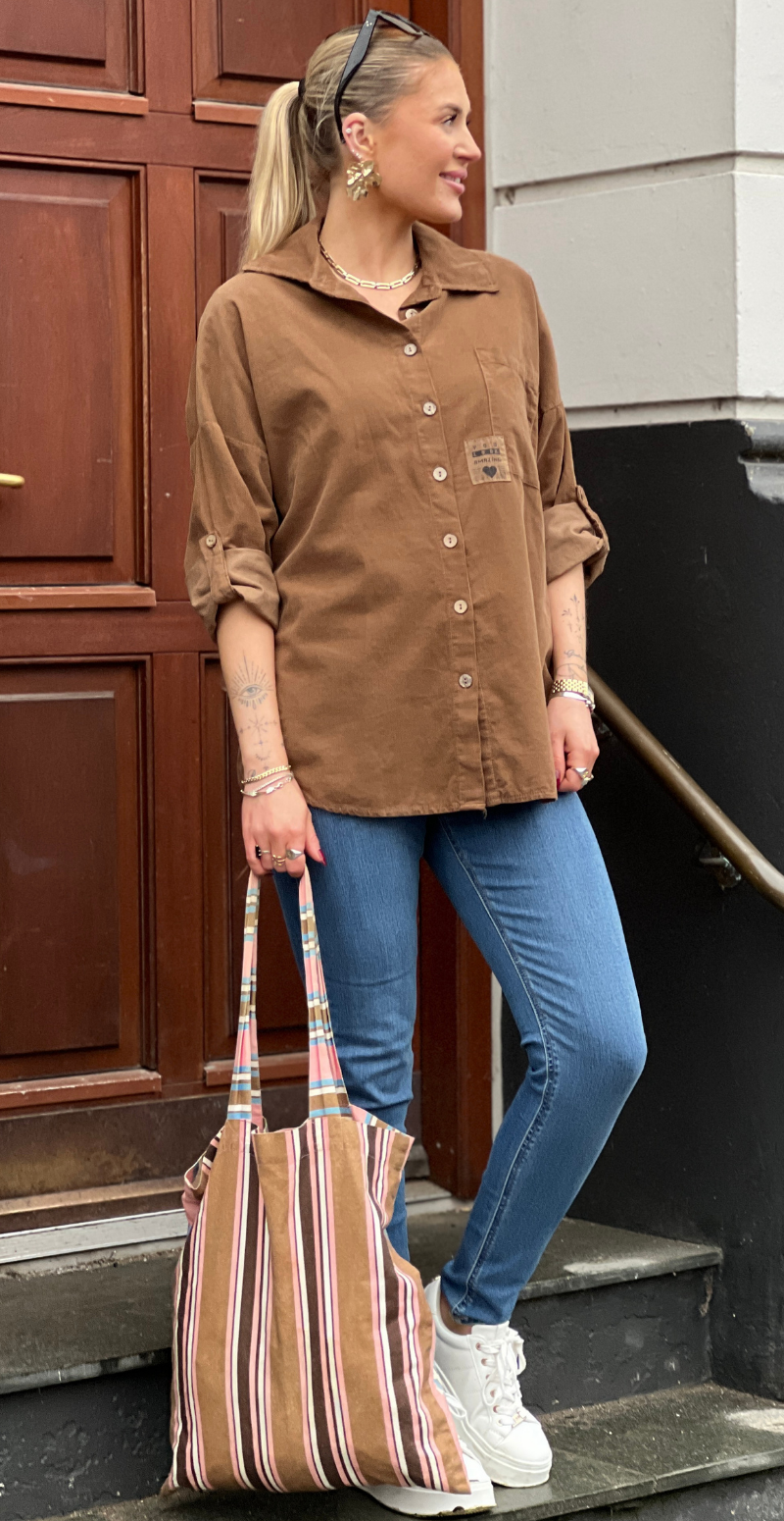 Venia fløjlsskjorte med lomme noce LikeLondon