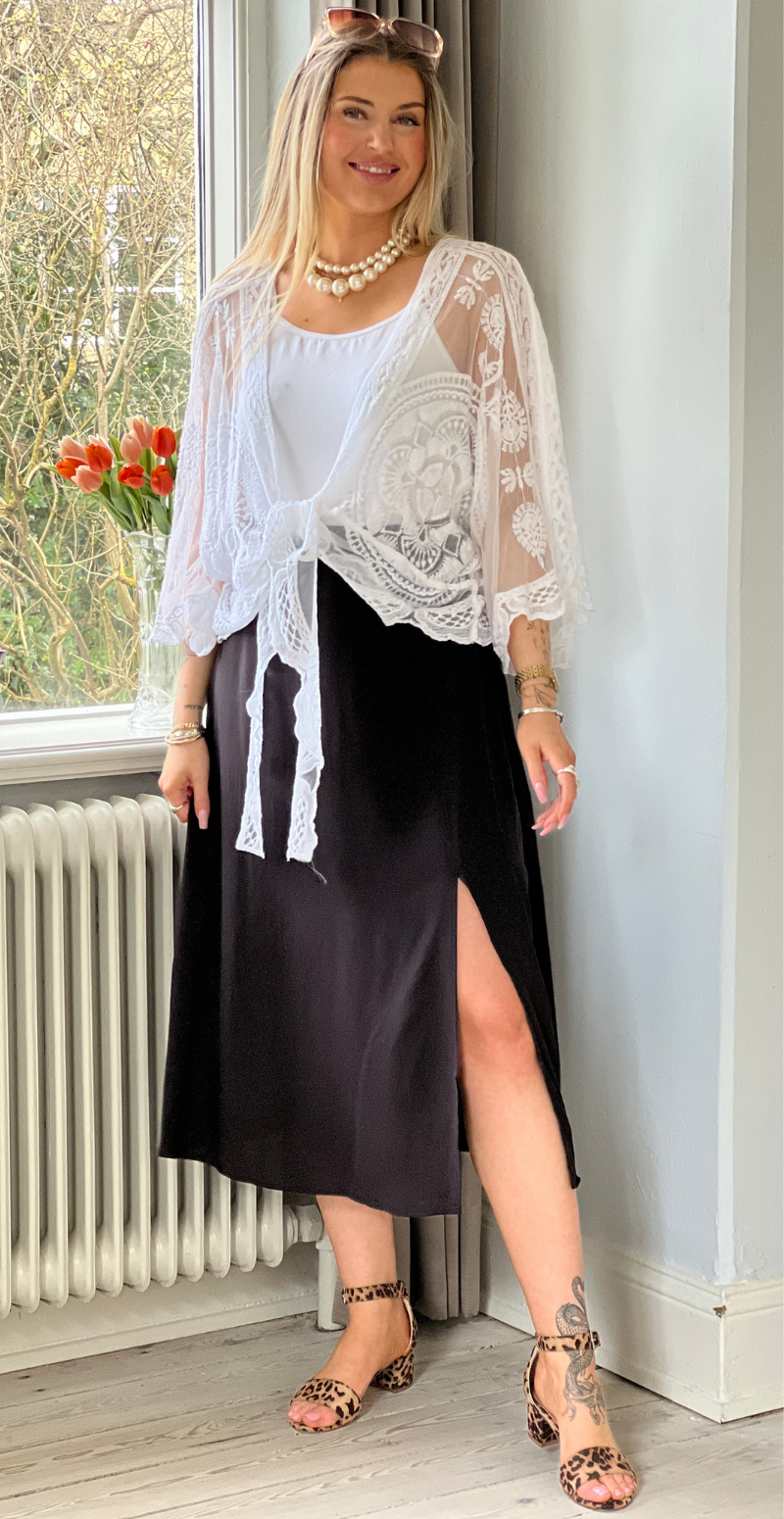 Norma blonde cardigan med bindebånd hvid LikeLondon
