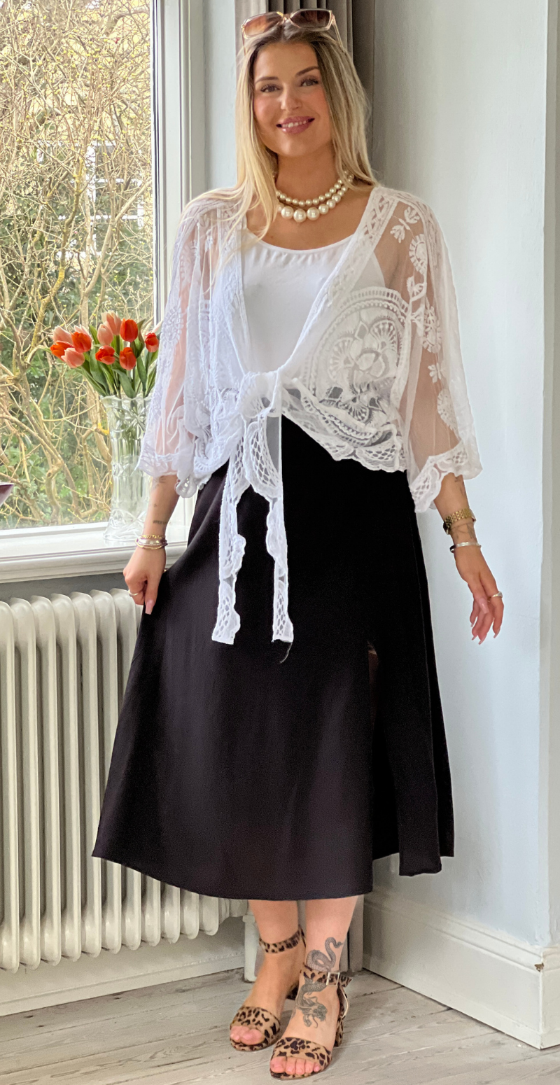 Norma blonde cardigan med bindebånd hvid LikeLondon