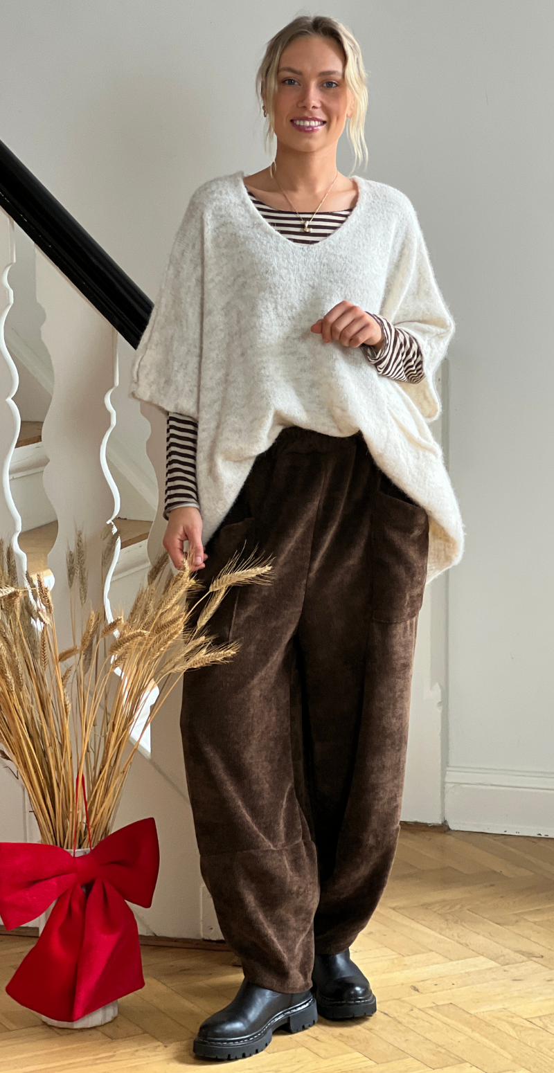 Doris strikvest med lomme og v-hals beige LikeLondon