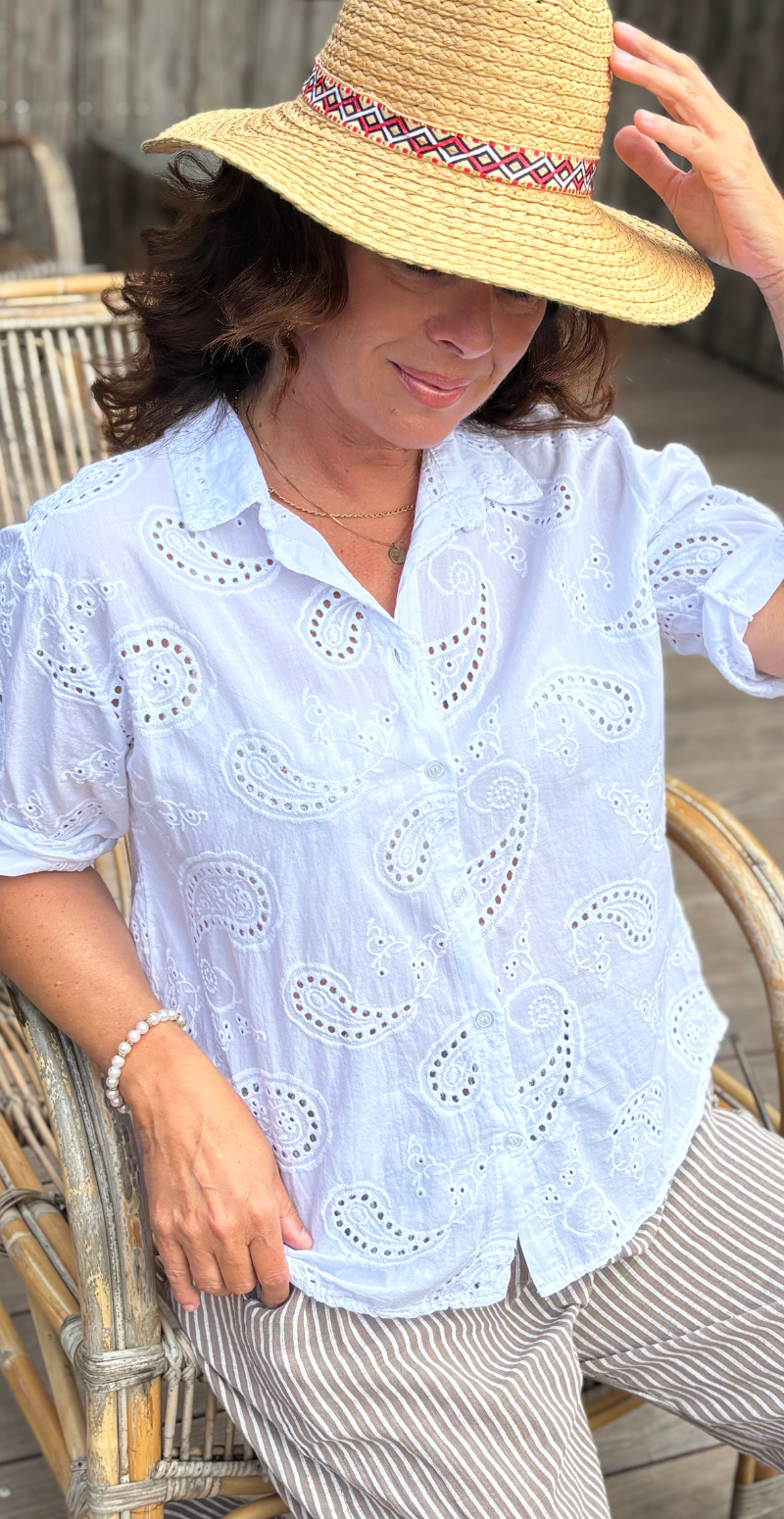 Isobel bluse med 3/4 ærmer og broderi anglaise hvid LikeLondon