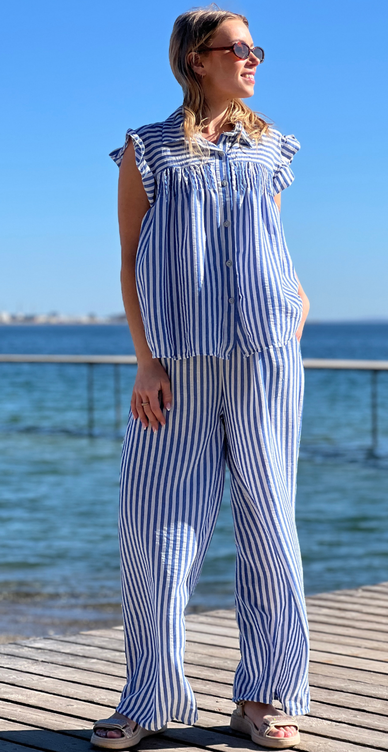 Lilje sæt med stribet bluse og bukser blå LikeLondon