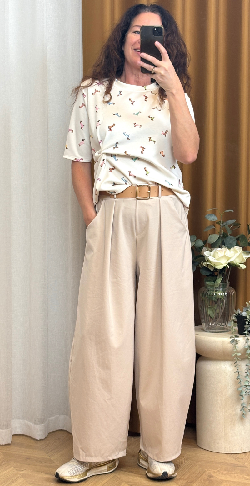 Forudbestil uge 11 Mya bluse med kort ærme og små hunde creme LikeLondon