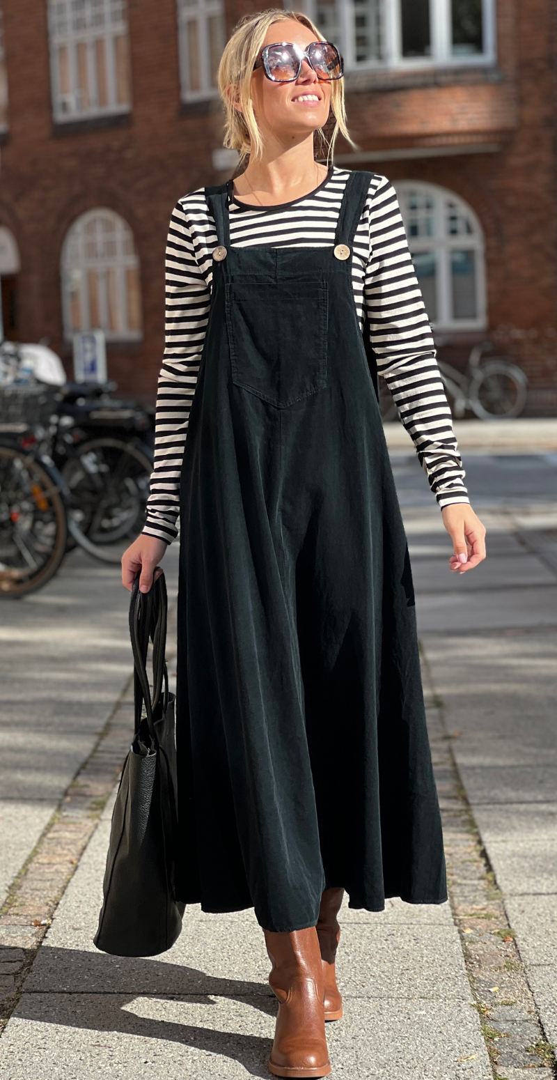 Camelia spencer i fløjl med lomme og træknapper sort LikeLondon