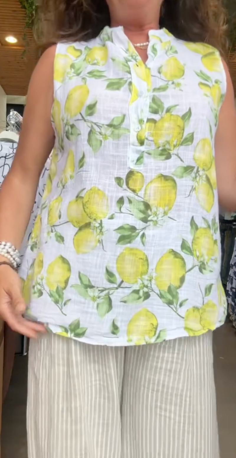 Forudbestilling uge 21 Dorota top med knapstolpe og citroner LikeLondon