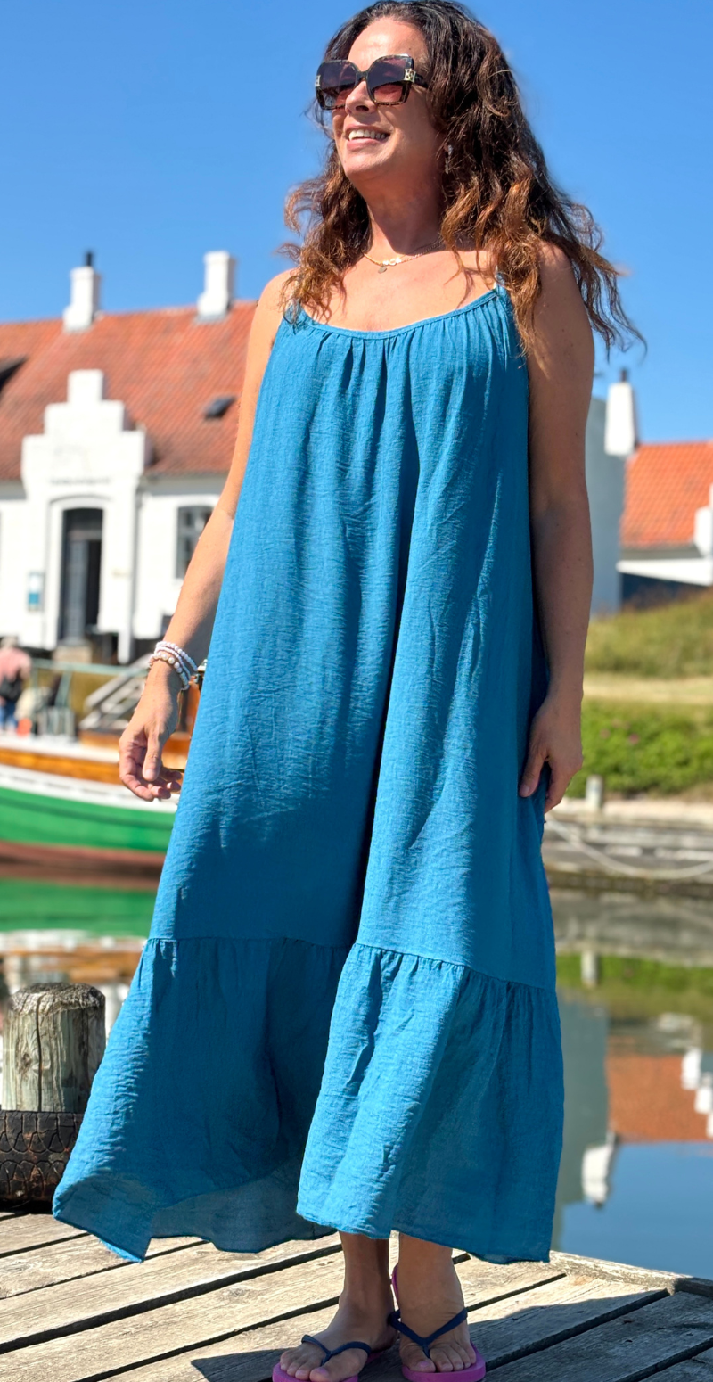 Lydia stropkjole med peplum ottanio LikeLondon