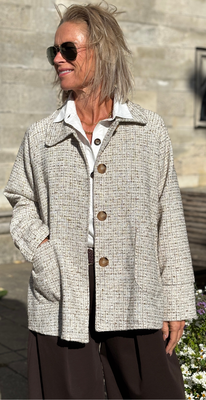 Kassandra bouclé jakke beige LikeLondon