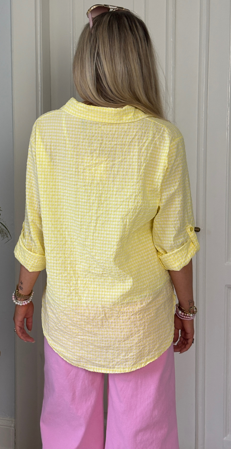 Pippa skjortebluse med krepp og tern gul LikeLondon