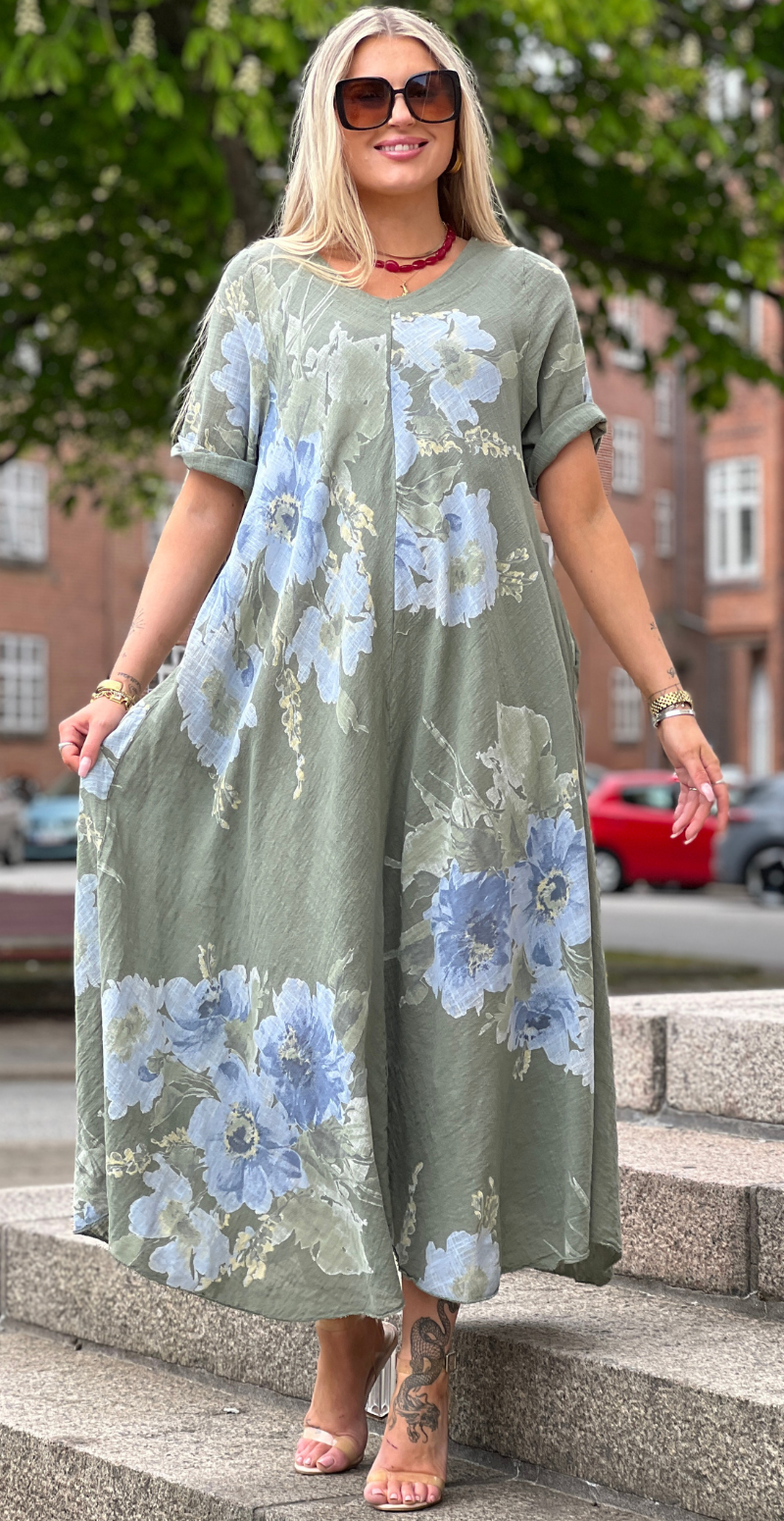 Meri lang kjole med blomsterprint og lommer militare LikeLondon