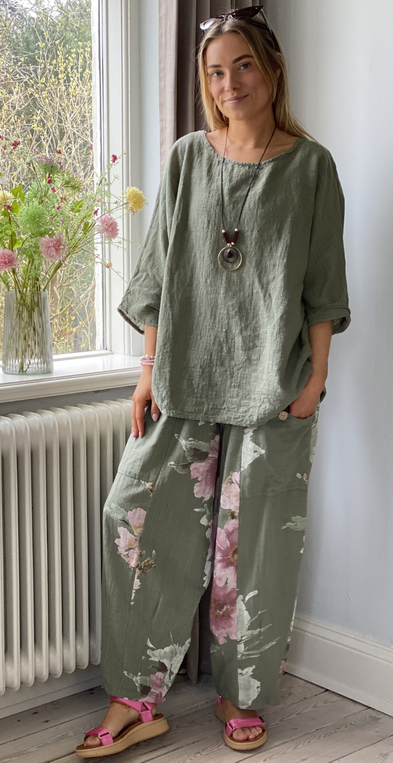 Alida bluse med vidde og halskæde khaki LikeLondon