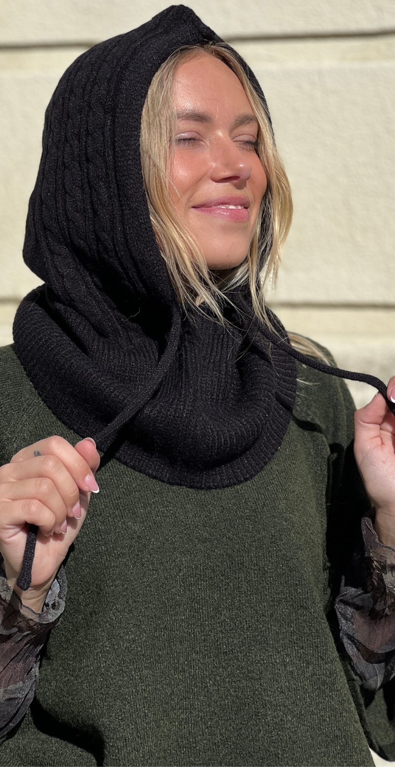 Balaclava med kabelmønster og snøre sort LikeLondon