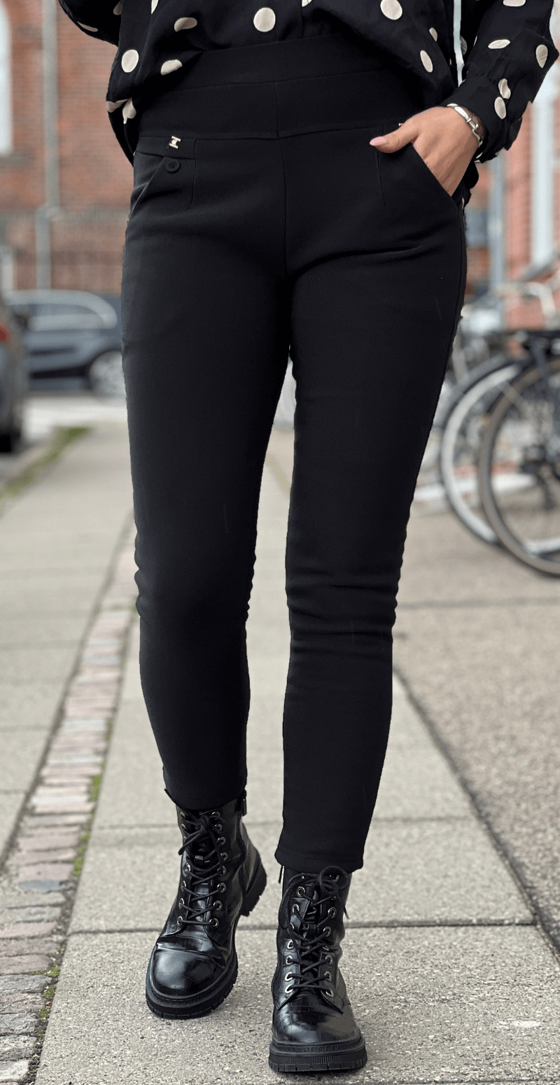 Victoria leggings med fleece og lille sten på lommen sort LikeLondon