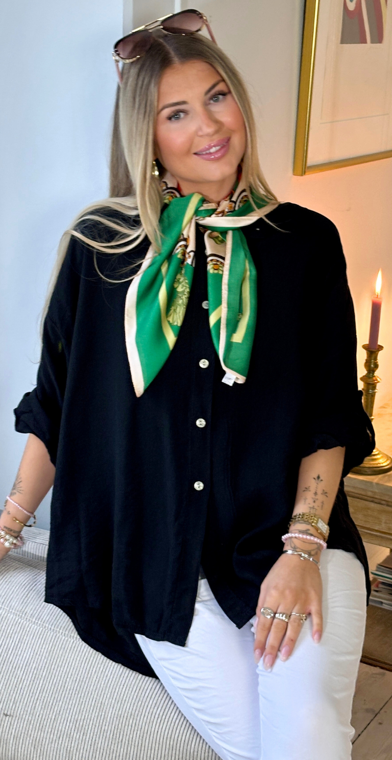 Martha skjorte med opsmøg på ærmet sort LikeLondon