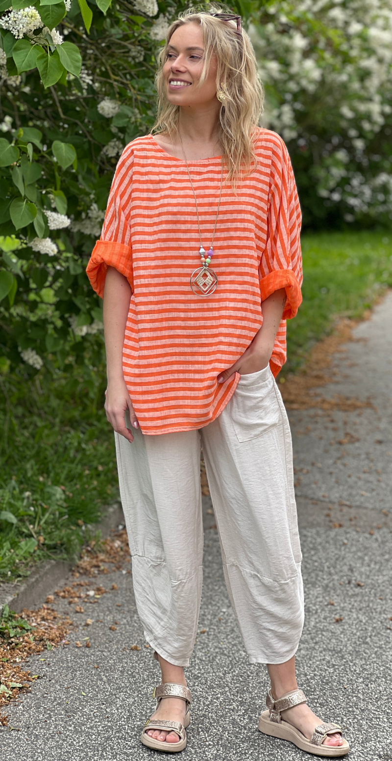 Oline bluse med striber og halskæde orange LikeLondon