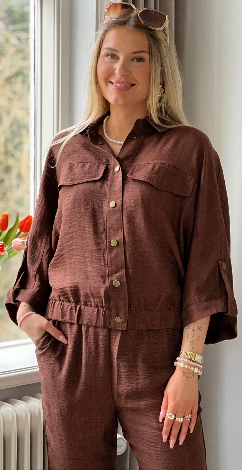 Charissa jakke med elastik kant brun LikeLondon