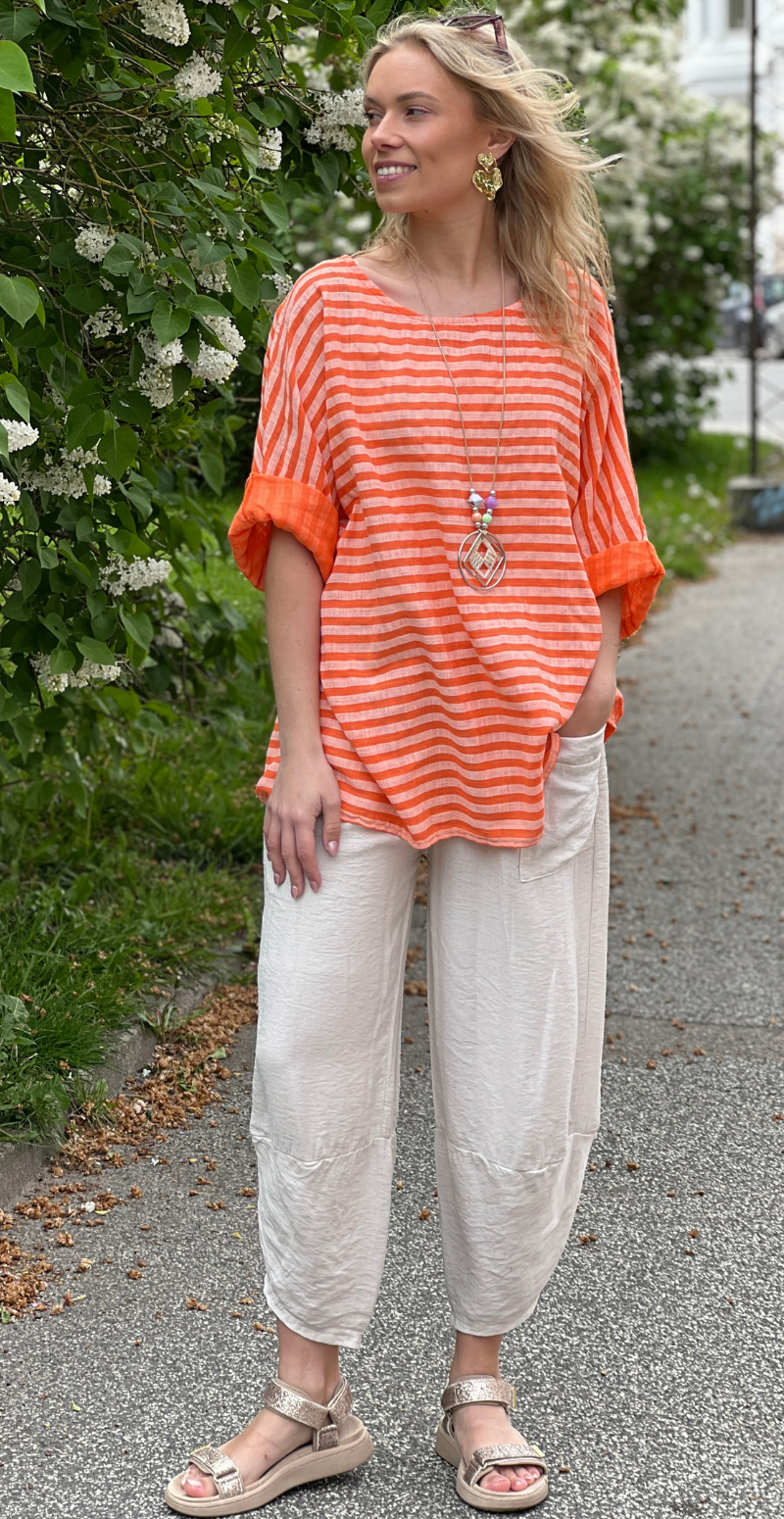 Oline bluse med striber og halskæde orange LikeLondon