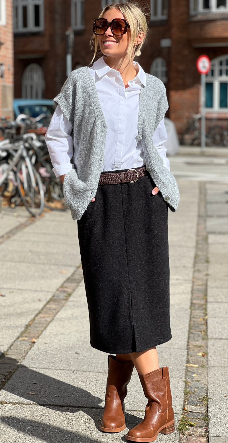 Phoebe strikvest med knapper grå LikeLondon