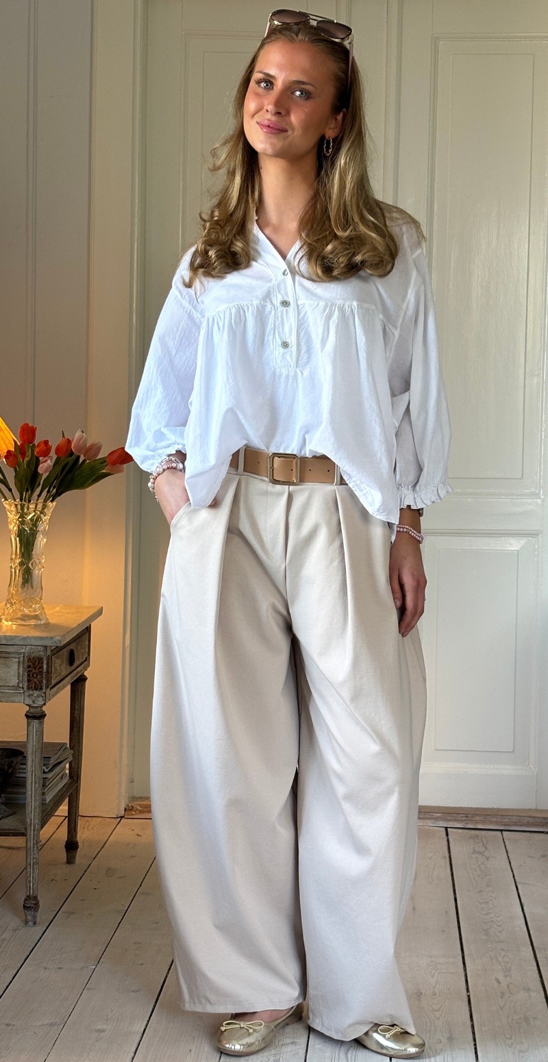 Forudbestil uge 11 Holly bukser i barrel-fit med læg foran beige LikeLondon