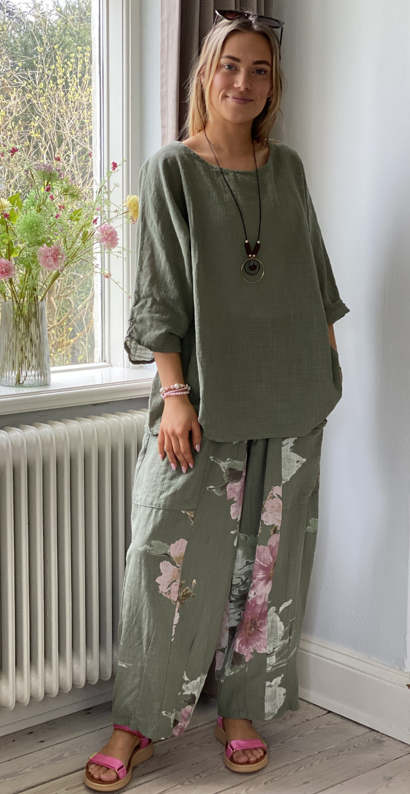 Alida bluse med vidde og halskæde khaki LikeLondon